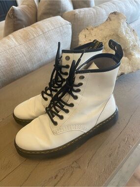 Dr. Doc Martens Zavala Women's Smooth Leather Lace Up Boots White Size 6M
